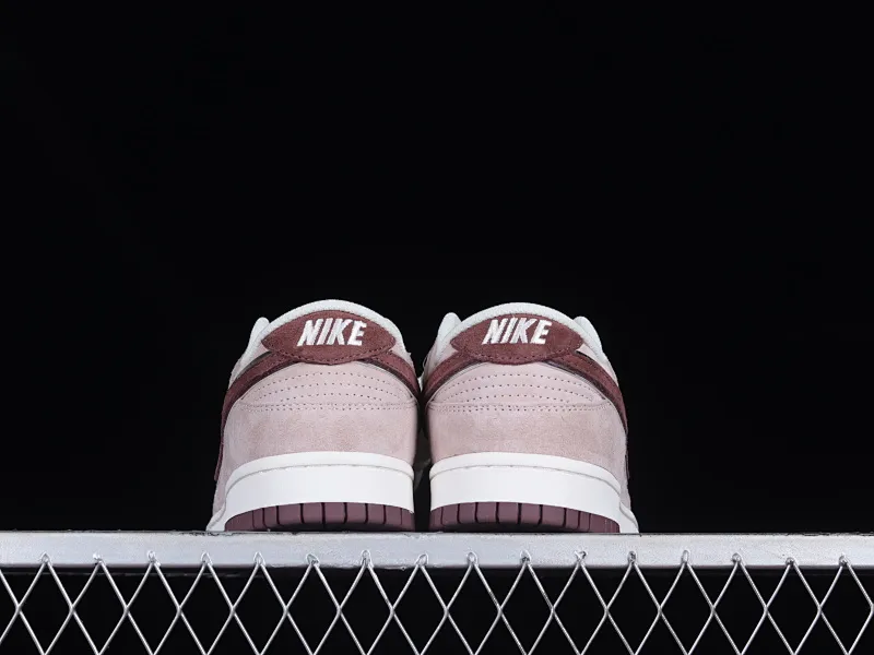All Categories Nk SB Dunk Series Nk SB Dunk Low Low-top sneakers Otomo Katsuhiro x Nk SB Dunk Low "Steamboy OST" Creative customization collaboration Otomo Katsuhiro co-branded SB low-top sports casual sneakers ST1391-206
